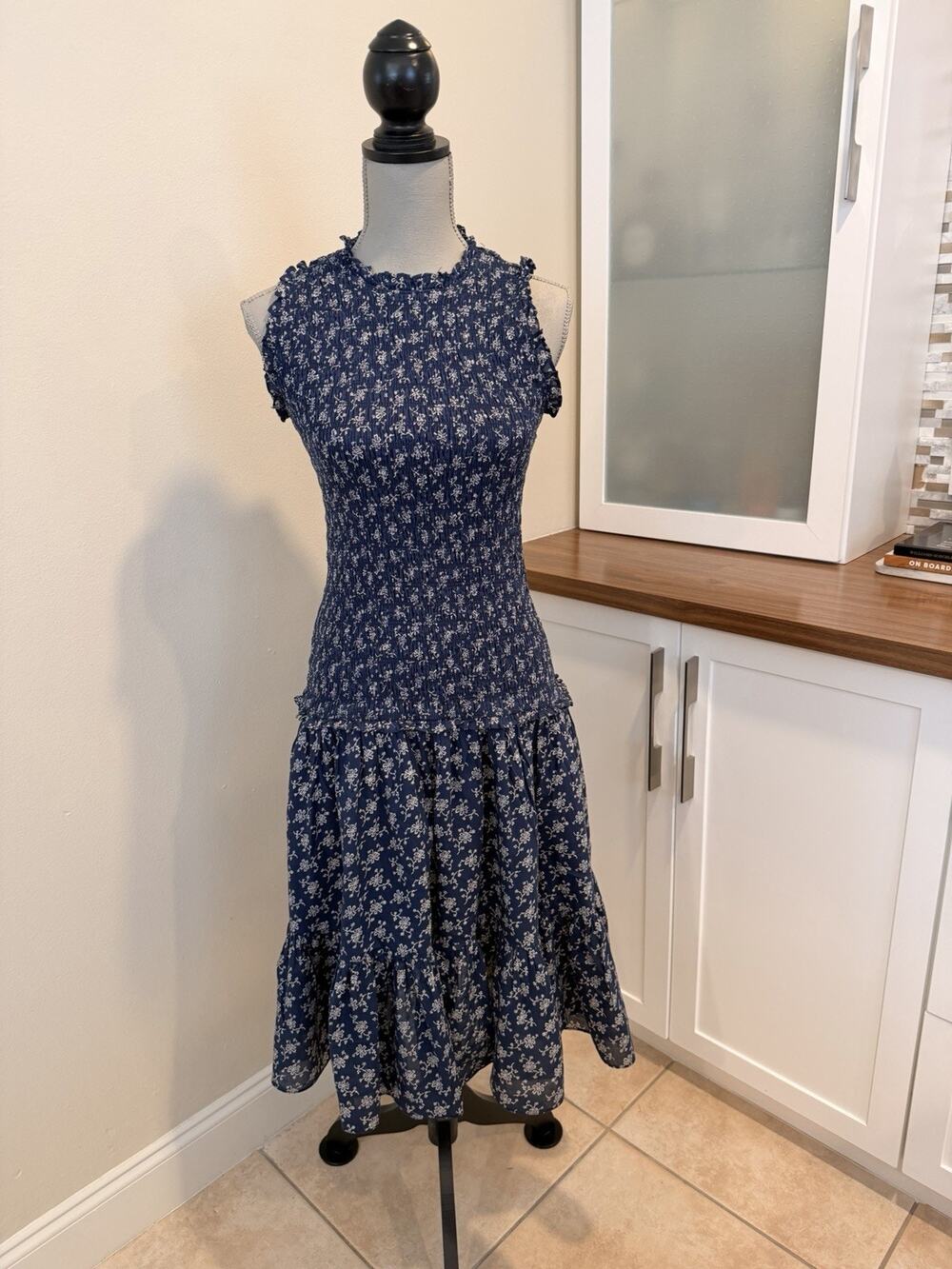 NWOT Veronica Beard Romantic Floral Smoked Dress Size-00